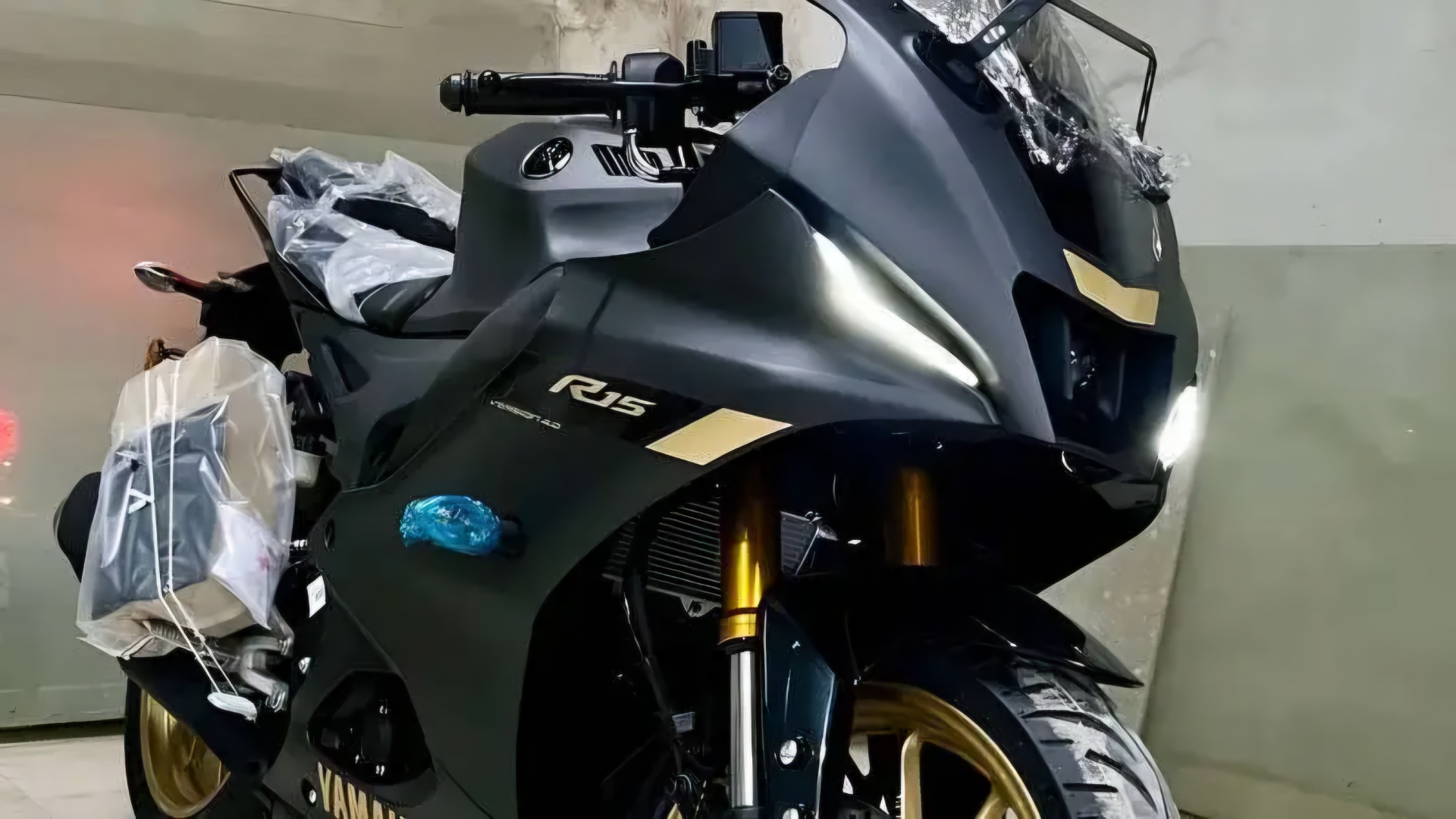 Yamaha R15 2022 Model Price in Diwali